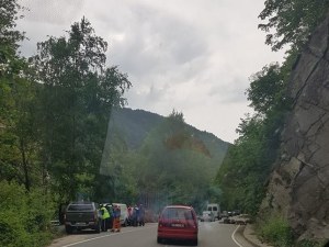 Спират поетапно движението между Асеновград и Хвойна