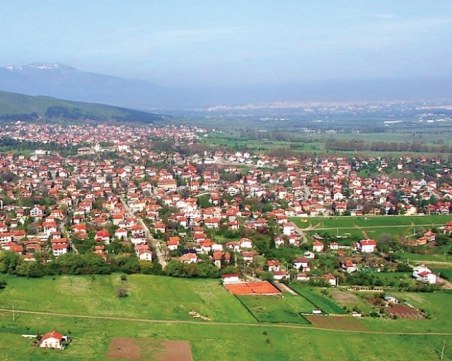 Две училища, две забавачки, 6000 жители… Лозен, което не ще да е град