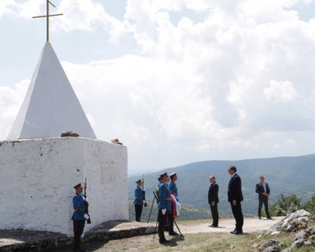 Костница до Цариброд ще се вижда и от България, даваме 180 бона за осветление