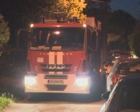 Пожар в Бургас погълна машини за асфалтиране. Подозират умисъл!