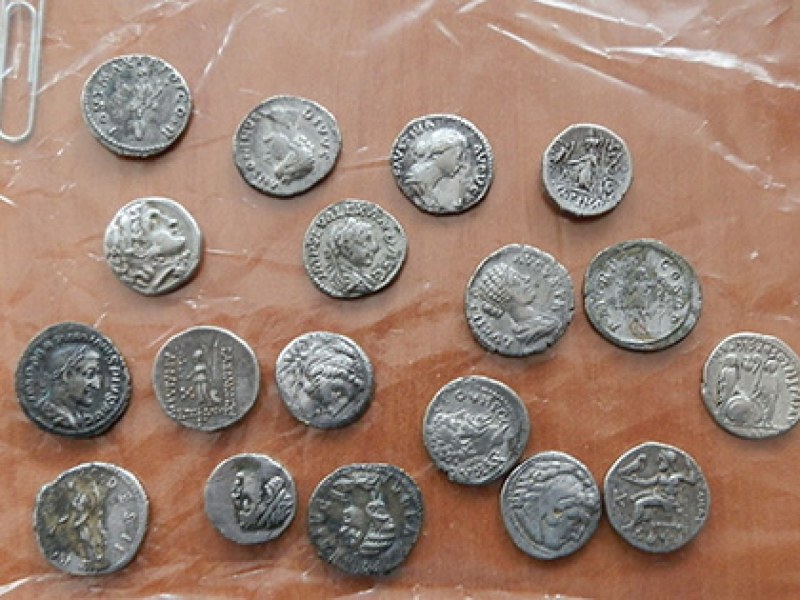 38 антични монети и 15 пръстена намериха в частни домове в Бургаско