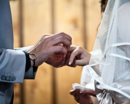 Сестри въртяли схемата 