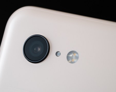 Google пуска смартфон на цена под 400 долара