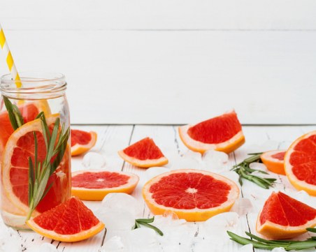 Няколко причина да пиете вода с грейпфрут, ето защо е полезна