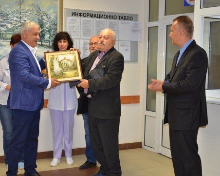 Пловдивска болница с нов шеф: Посрещнаха го с хляб и сол