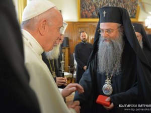 Кого посрещна пловдивският митрополит - 