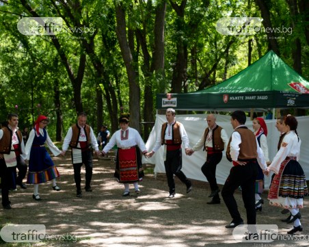 Хиляди пловдивчани и гости на града се включиха в атрактивния Народен събор в Лаута