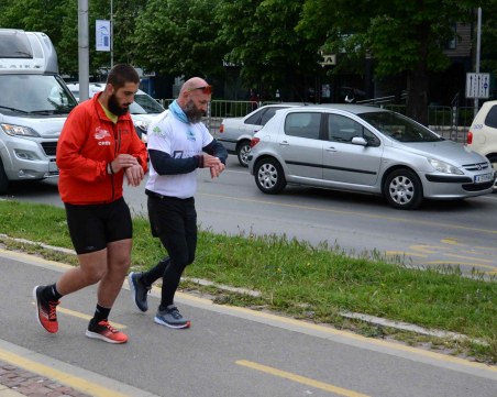 Краси Георгиев пристига в Пловдив по пътя на 1200 километровия маратон Коридор 8