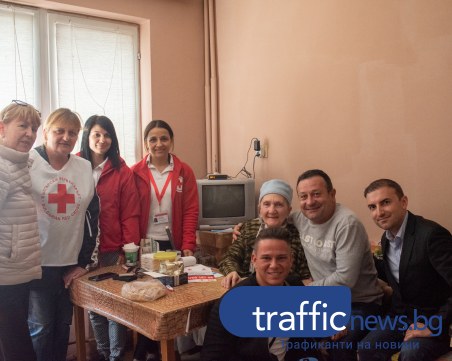 Обещано: Димитър Рачков пожела отново да посети баба Недка в Пловдив