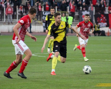 Още един ас на Ботев преподписа договора си с клуба