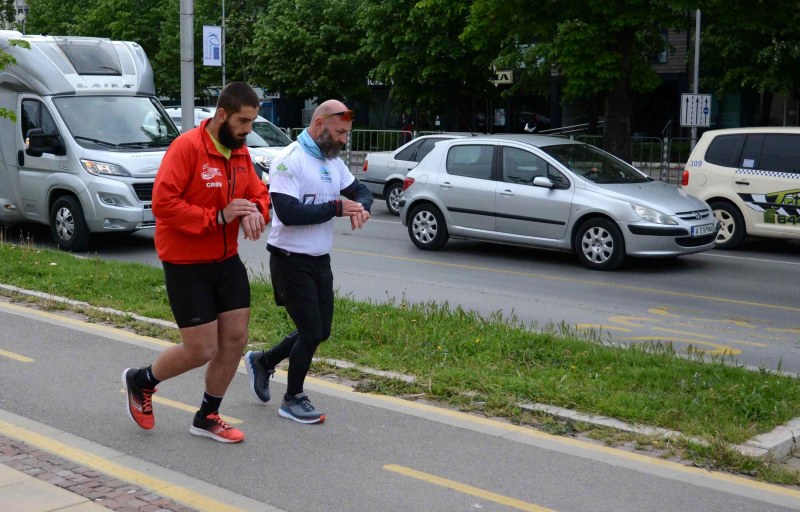 Краси Георгиев пристига в Пловдив по пътя на 1200 километровия маратон Коридор 8