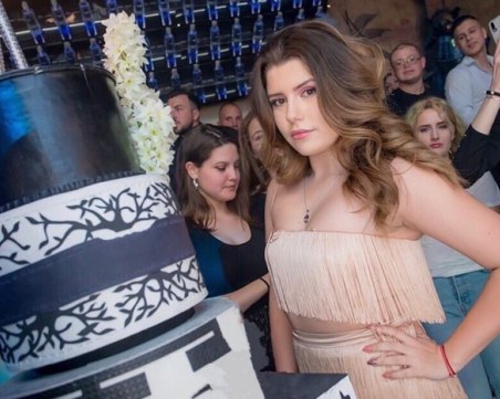 Дъщерята на Асен Блатечки с купон за ЧРД!