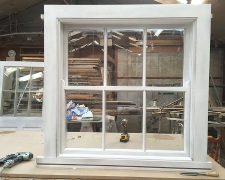 Два тона стъкла затиснаха и убиха мъж край Шумен