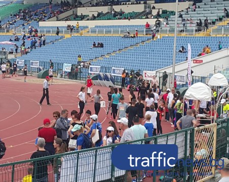 Как се събират над 850 деца в деветия месец?