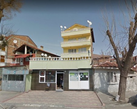 Оксиморон: Къща в центъра на Пловдив е незаконна, но съдът каза 