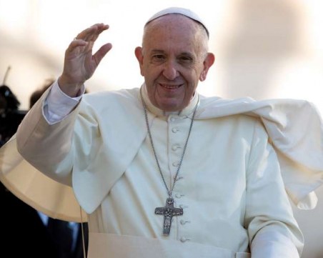 Папа Франциск разгневи управниците, пусна тока на бедни роми