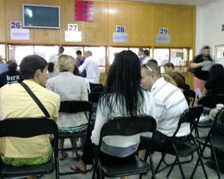 По-малко ще висим по гишетата: Край на бележките за платени данъци!