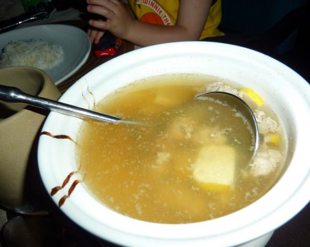 Супа от пуйка прати 6 деца в болница в Плевен