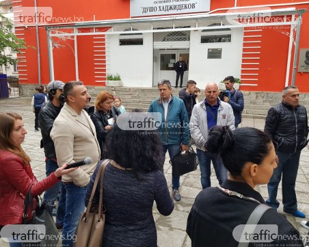 Родители от Душото към шефа на полицията: Г-н Илков, опазихте папата, опазете и децата ни