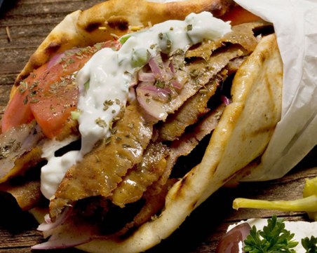 Дюнерджийница в Банско със солена глоба. Продала дюнер без касов бон