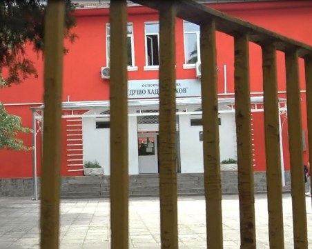 Прокуратурата поиска дилъра в ареста, родителите - институциите на извънредната среща