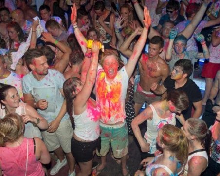 Родният летен туризъм през очите на чужденците: Секс, алкохол и купон