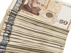Средната заплата скочи до 1208 лева, 2,32 млн. българи работят