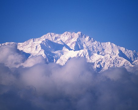 Двама българи стъпиха на страховития Кангчендзьонга днес!