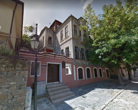 Още една къща в Стария град минава във владение на АМТИИ
