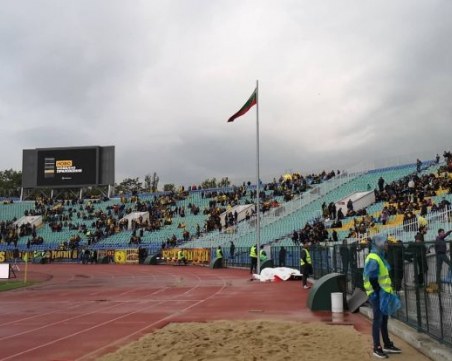 Ясни са стартовите състави на Ботев и Локо