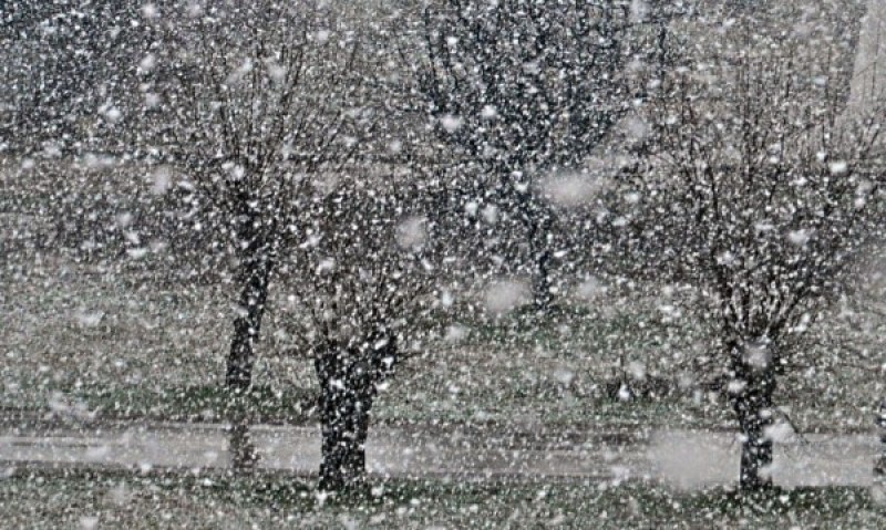 Зима през май: Сняг заваля в Сърбия