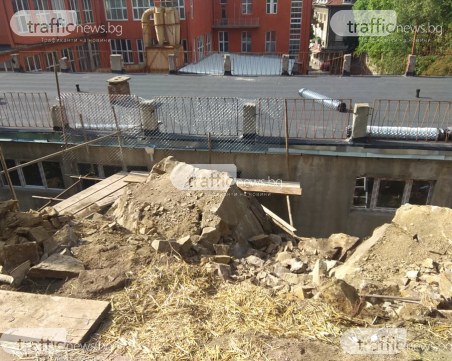 60-тонна скала надвисна опасно над пловдивско училище