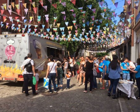 12 общности изкушават с вкусни специалитети в центъра на Пловдив