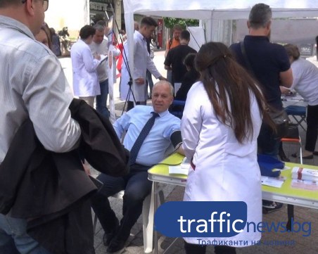 Опашка от желаещи да си измерят кръвното се изви на Главната в Пловдив