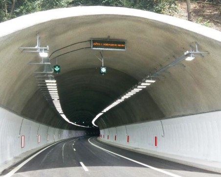 Жена пострада при катастрофа в тунел 