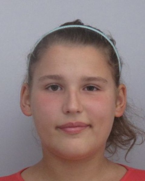 Издирват 15-годишната Ива Иванова Николова. Виждали ли сте я?