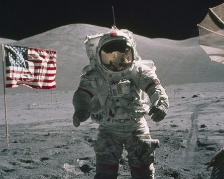 НАСА  и частни компании връщат човека на Луната