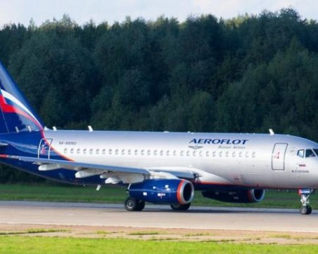 Пътници бойкотираха самолет, прекъснаха полета