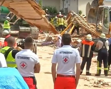 Взрив в жилищна сграда в Германия! Мъж и дете са в неизвестност