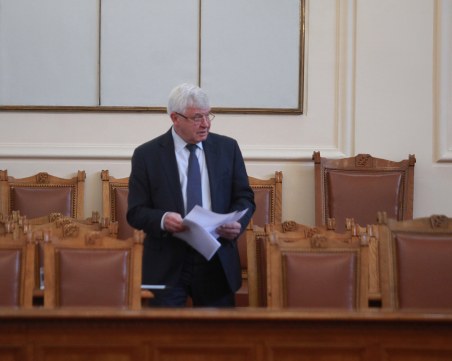 Ананиев: Увеличение на заплатите на медиците може и да има!