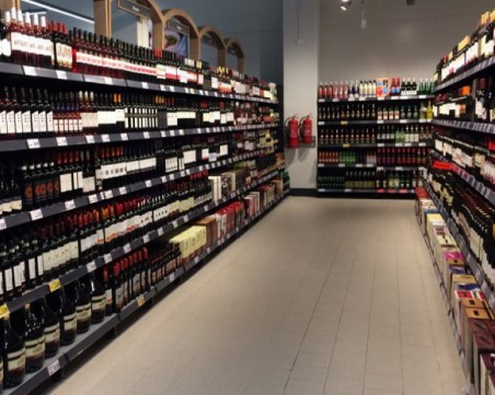 Пловдивчанка опита да задигне 8 бутилки алкохол от голяма верига