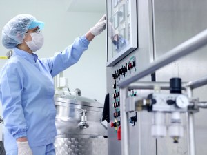Робот оперира язва на стомаха на жена в Плевен