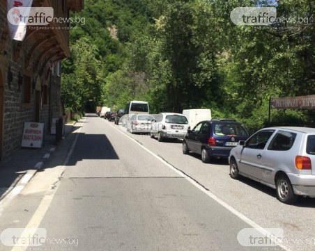 Автоблокада край Бачково, кога ще бъде пуснато движението?