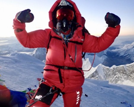 Български юрист стъпи пръв на гиганта Кангчендзьонга