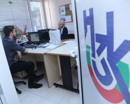 НЗОК пое лечението на деца в чужбина. Обещаха, че няма да има проблеми, но...