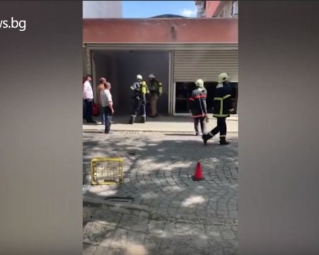 Пожар в центъра на Пловдив, горя гаражно помещение на една от централните болници