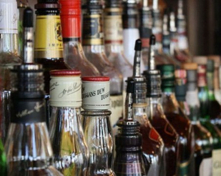 Тийнейджър помогна на рецидивист да открадне алкохол от заведение