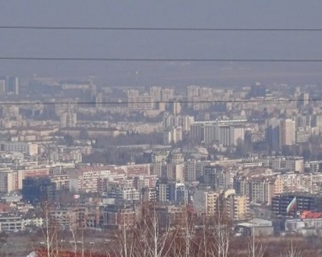 България на двата полюса – пустеещи жилища и претъпкани жилища