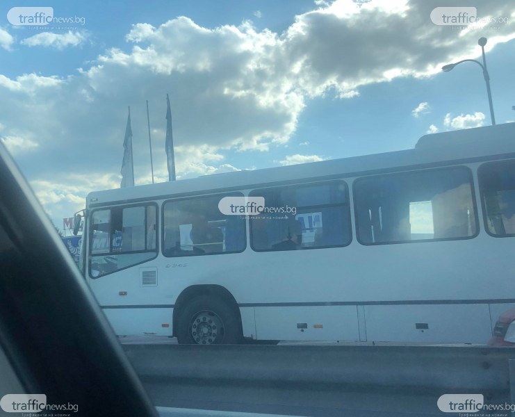 Тежка верижна катастрофа с автобус на изхода на Пловдив