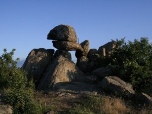 Мегалитът до Бузовград – тайнството на вековете